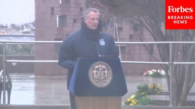 Bill de Blasio Honors The Victims Of Flight 587