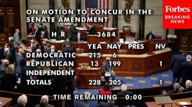 BREAKING: House Passes Bipartisan Infrastructure Bill, Applause Breaks Out